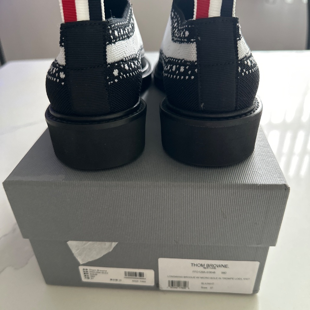 Shoes - Picture 2 of 4